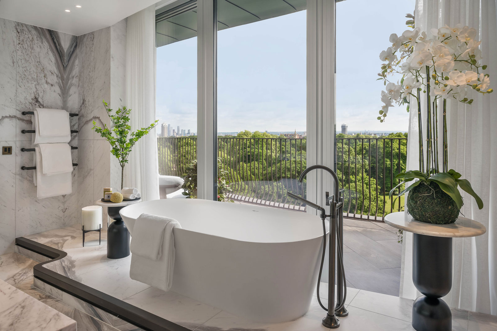 Apartment 81 Image 17