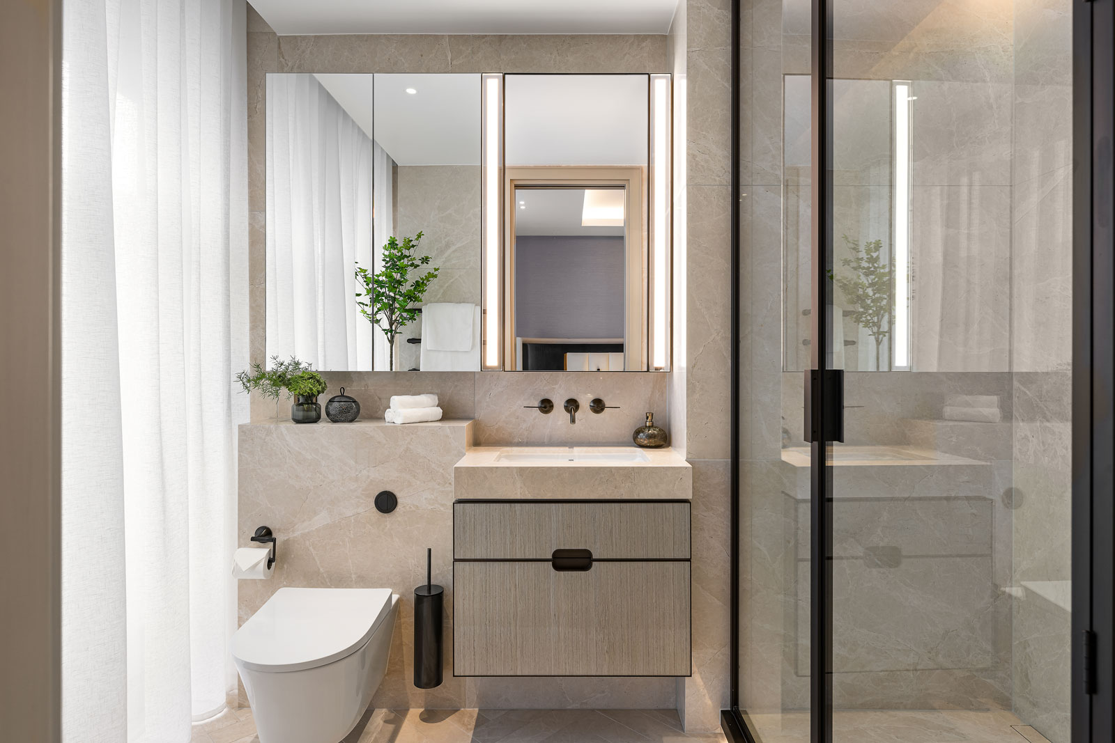 Apartment 81 Image 18