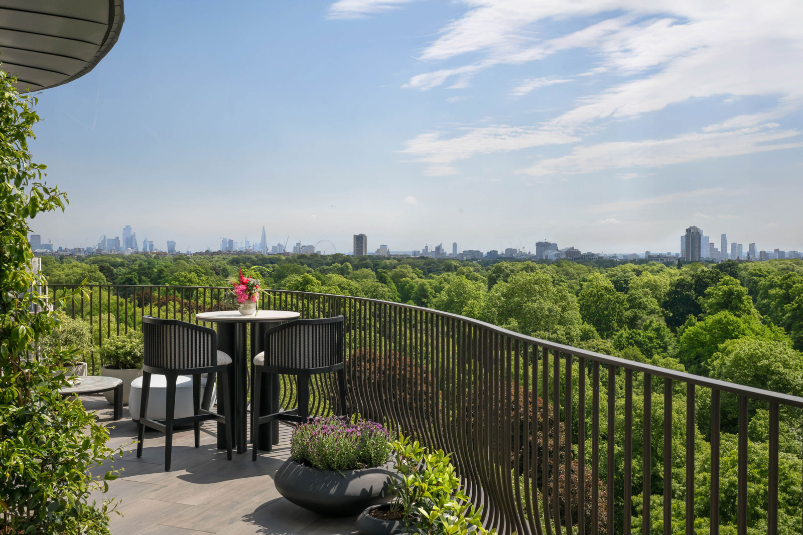 Apartment 81 Image 27